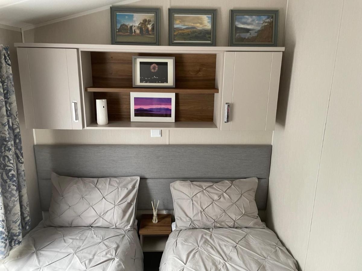 Beautiful 2 Bedroom Lodge With Stunning Views 布莱尔萨罗 外观 照片