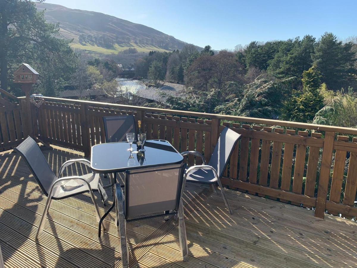 Beautiful 2 Bedroom Lodge With Stunning Views 布莱尔萨罗 外观 照片
